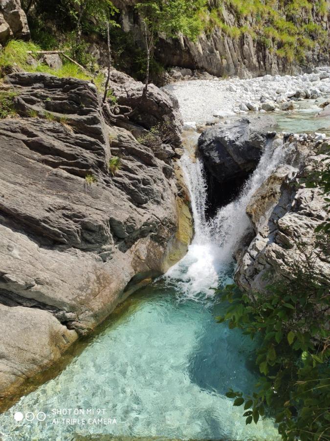 Incantevole Casa Sul Fiume, Relax E Natura Ai Piedi Della Alpi Apuane Масса Экстерьер фото